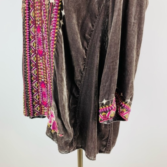 Johnny Was Velvet Top - Picture 5 of 10